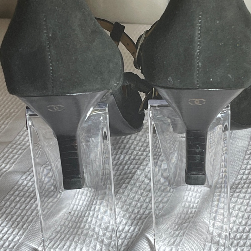 Chanel Black Suede Kitten Heel T-Strap Shoes - Picture 10 of 16